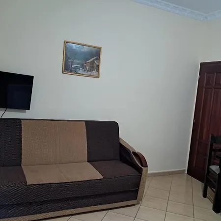 Simple And Cozy Lägenhet Tirana